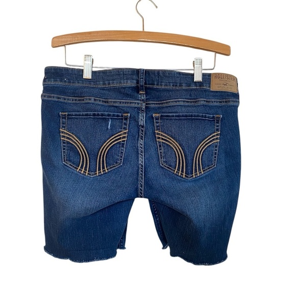 Hollister Medium Wash Skinny Denim Shorts 11R W30 L32 - Picture 2 of 3